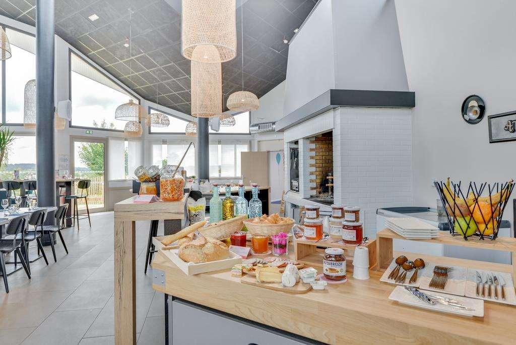 Brit Hotel Au Pays De Vitre Etrelles Restaurant photo